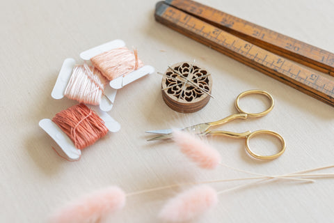 How To Cross Stitch: Anchor your Thread with The Loop Method